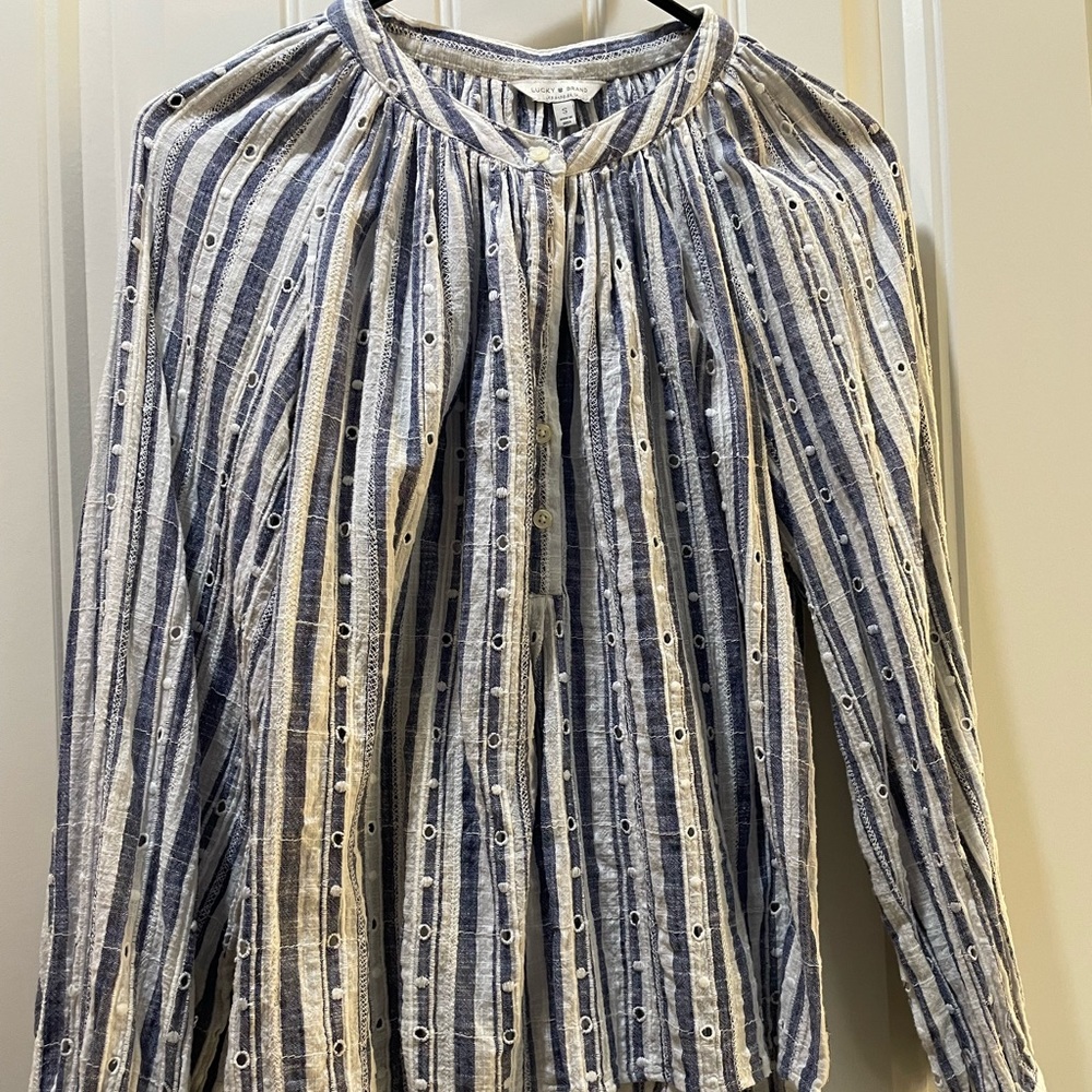 Casual denim collarless blouse kind of bohemian style